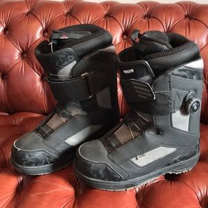 Vans snowboard boots